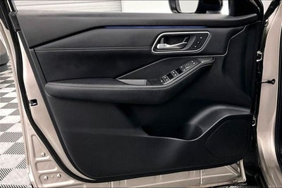 2025 Nissan Rogue Platinum Premium Package-Sunroof