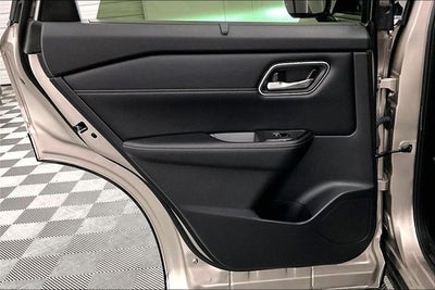 2025 Nissan Rogue Platinum Premium Package-Sunroof
