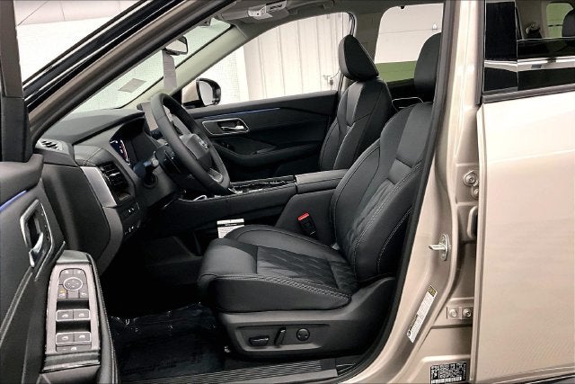2026 Nissan Rogue Platinum AWD - Premium Package