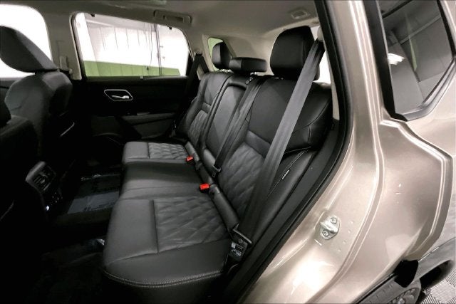 2026 Nissan Rogue Platinum AWD - Premium Package