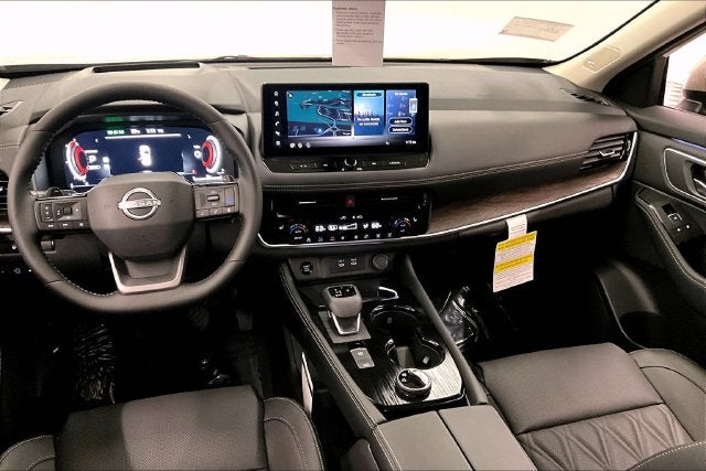 2026 Nissan Rogue Platinum AWD - Premium Package