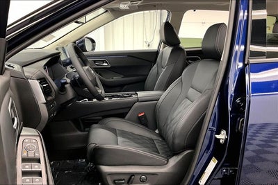 2025 Nissan Rogue Platinum AWD - Premium Package