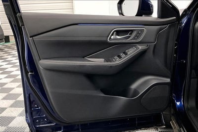 2025 Nissan Rogue Platinum AWD - Premium Package