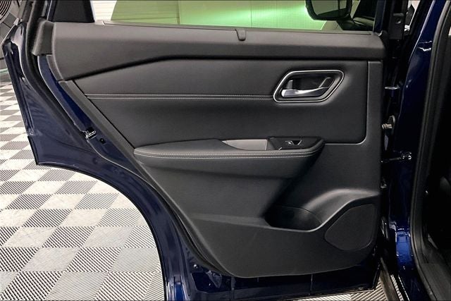 2025 Nissan Rogue Platinum AWD - Premium Package