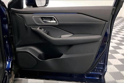 2025 Nissan Rogue Platinum AWD - Premium Package