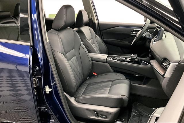 2025 Nissan Rogue Platinum AWD - Premium Package