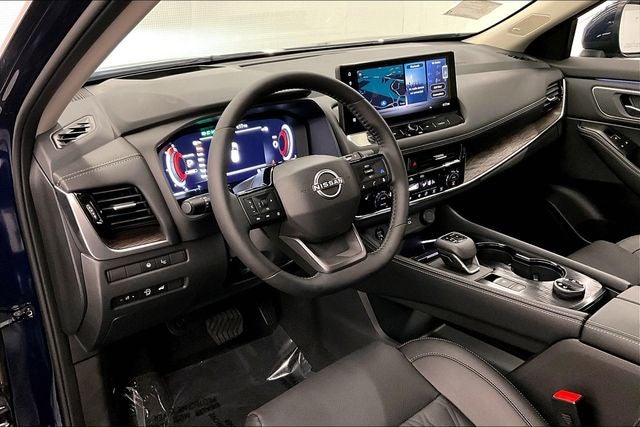 2025 Nissan Rogue Platinum AWD - Premium Package