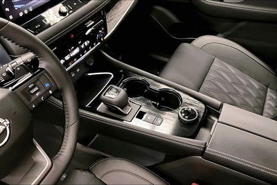 2025 Nissan Rogue Platinum AWD - Premium Package