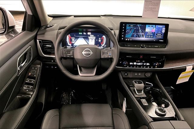 2026 Nissan Rogue Platinum AWD - Premium Package