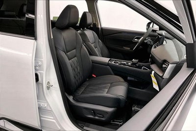 2026 Nissan Rogue Platinum AWD - Premium Package