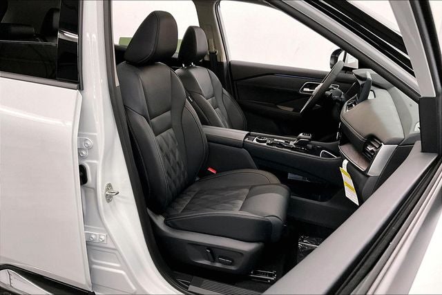 2026 Nissan Rogue Platinum AWD - Premium Package