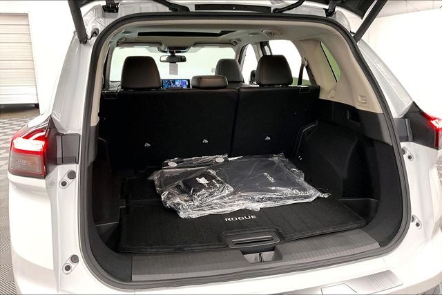 2026 Nissan Rogue Platinum AWD - Premium Package