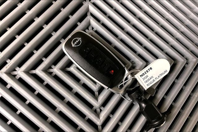 2026 Nissan Rogue Platinum AWD - Premium Package