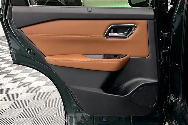 2026 Nissan Rogue Platinum AWD - Premium Package