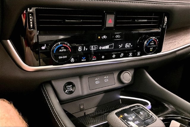 2026 Nissan Rogue Platinum AWD - Premium Package