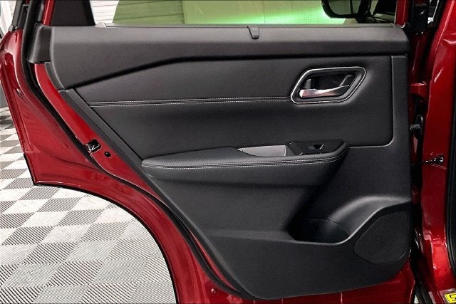 2026 Nissan Rogue Platinum AWD - Premium Package