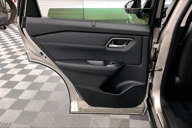 2026 Nissan Rogue Platinum AWD - Premium Package