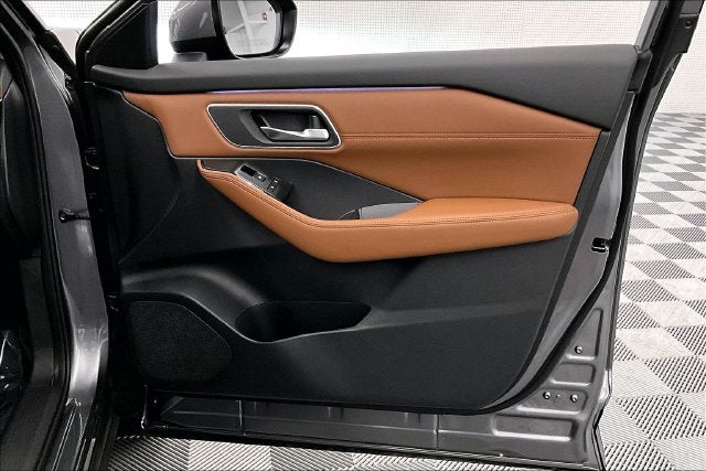 2026 Nissan Rogue Platinum AWD - Premium Package