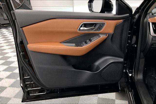 2026 Nissan Rogue Platinum AWD - Premium Package