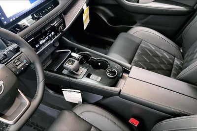 2025 Nissan Rogue Platinum AWD - Premium and Tech Packages