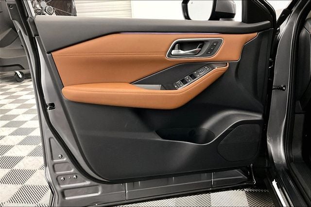 2026 Nissan Rogue Platinum AWD - Premium Package