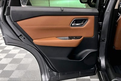 2026 Nissan Rogue Platinum AWD - Premium Package