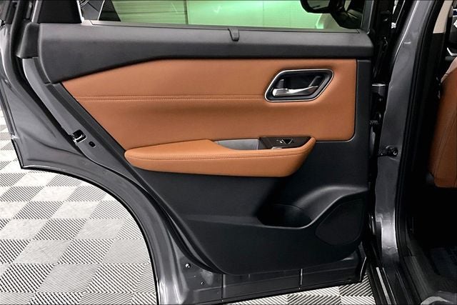 2026 Nissan Rogue Platinum AWD - Premium Package