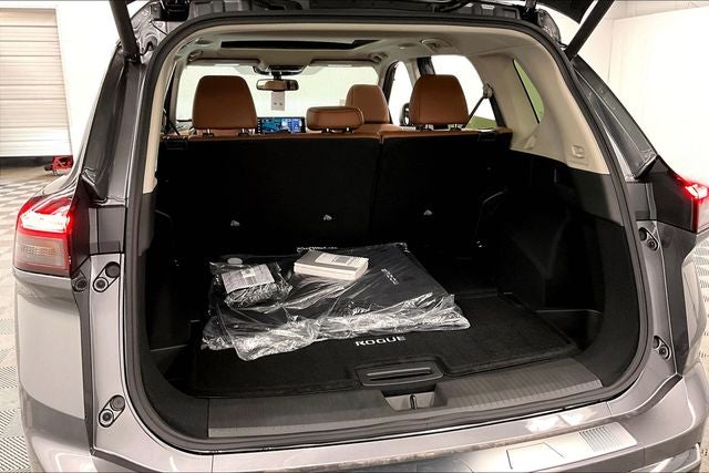 2026 Nissan Rogue Platinum AWD - Premium Package