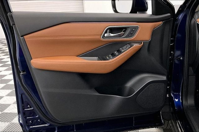 2026 Nissan Rogue Platinum AWD - Premium Package