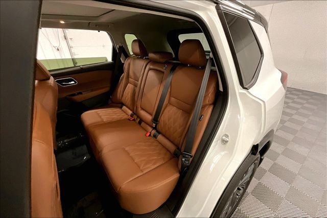 2026 Nissan Rogue Platinum AWD - Premium Package