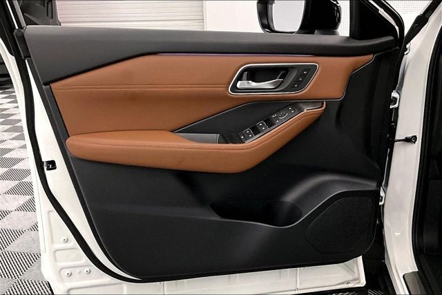 2026 Nissan Rogue Platinum AWD - Premium Package