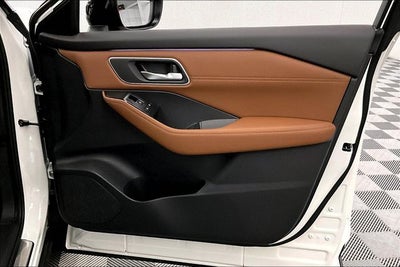 2026 Nissan Rogue Platinum AWD - Premium Package