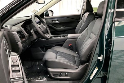 2026 Nissan Rogue Platinum AWD - Premium Package