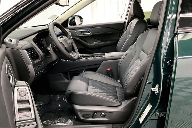 2026 Nissan Rogue Platinum AWD - Premium Package