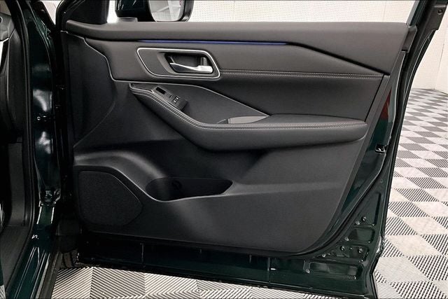 2026 Nissan Rogue Platinum AWD - Premium Package