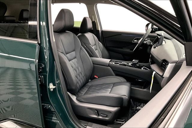 2026 Nissan Rogue Platinum AWD - Premium Package