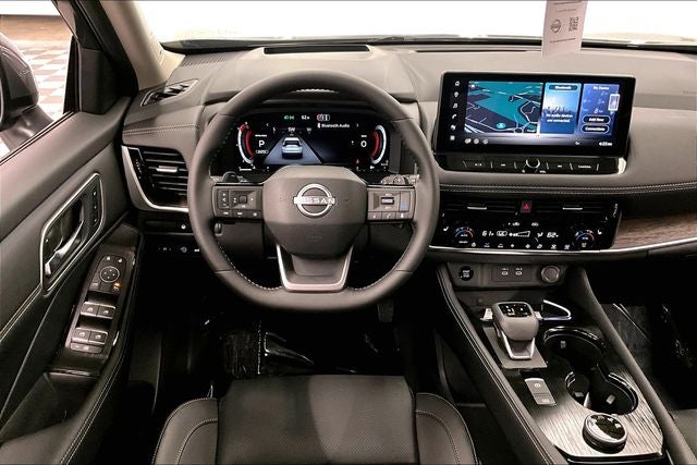 2026 Nissan Rogue Platinum AWD - Premium Package