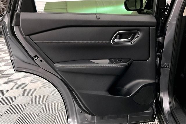 2026 Nissan Rogue Platinum AWD - Premium Package