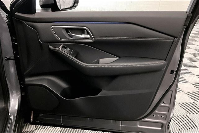 2026 Nissan Rogue Platinum AWD - Premium Package