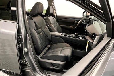 2026 Nissan Rogue Platinum AWD - Premium Package