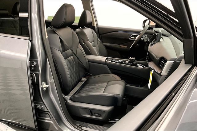 2026 Nissan Rogue Platinum AWD - Premium Package