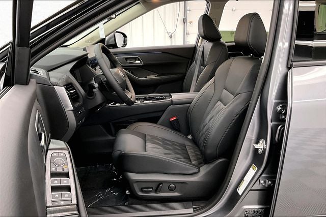 2026 Nissan Rogue Platinum AWD - Premium Package