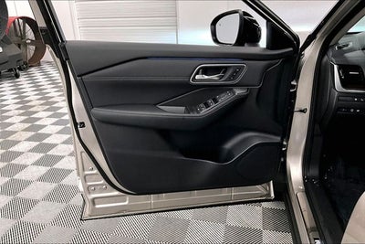 2026 Nissan Rogue Platinum AWD - Premium Package