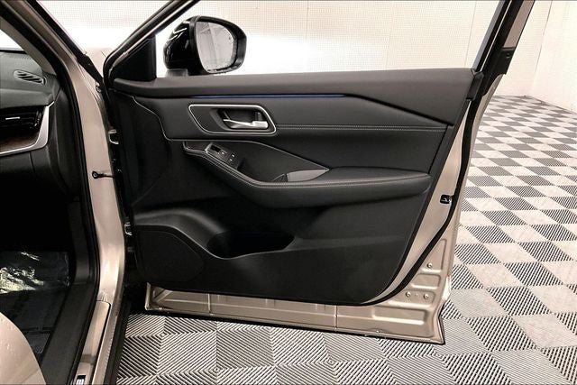 2026 Nissan Rogue Platinum AWD - Premium Package