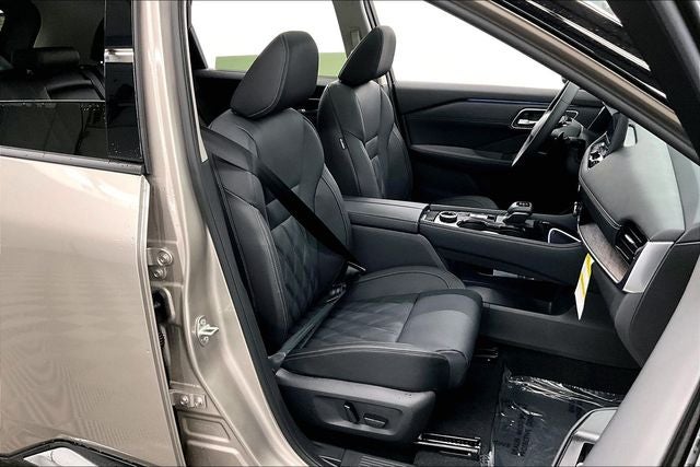 2026 Nissan Rogue Platinum AWD - Premium Package