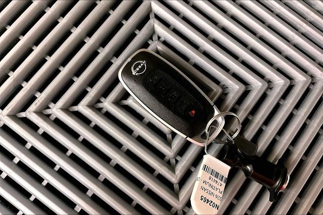 2026 Nissan Rogue Platinum AWD - Premium Package