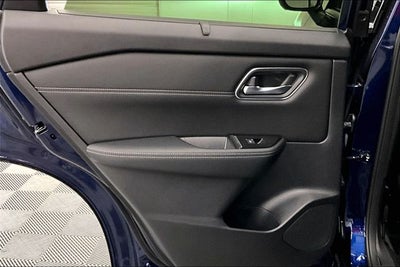 2026 Nissan Rogue Platinum AWD - Premium Package