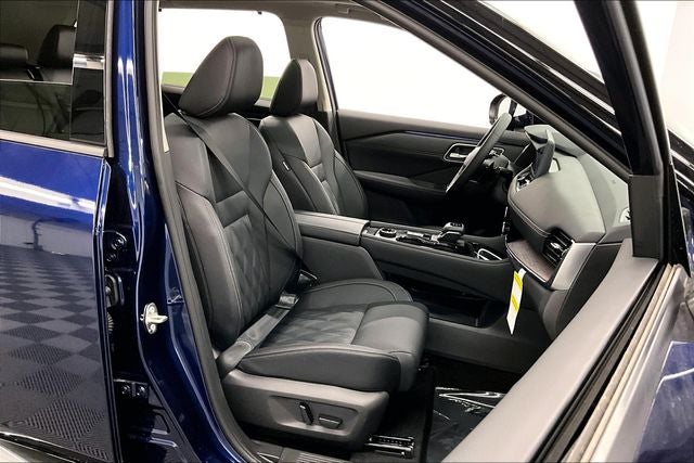 2026 Nissan Rogue Platinum AWD - Premium Package