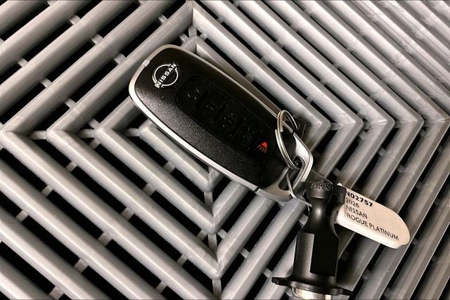 2026 Nissan Rogue Platinum AWD - Premium Package