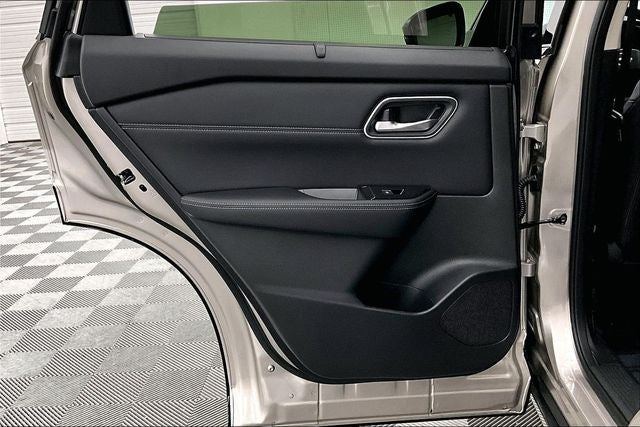 2026 Nissan Rogue Platinum AWD - Premium Package